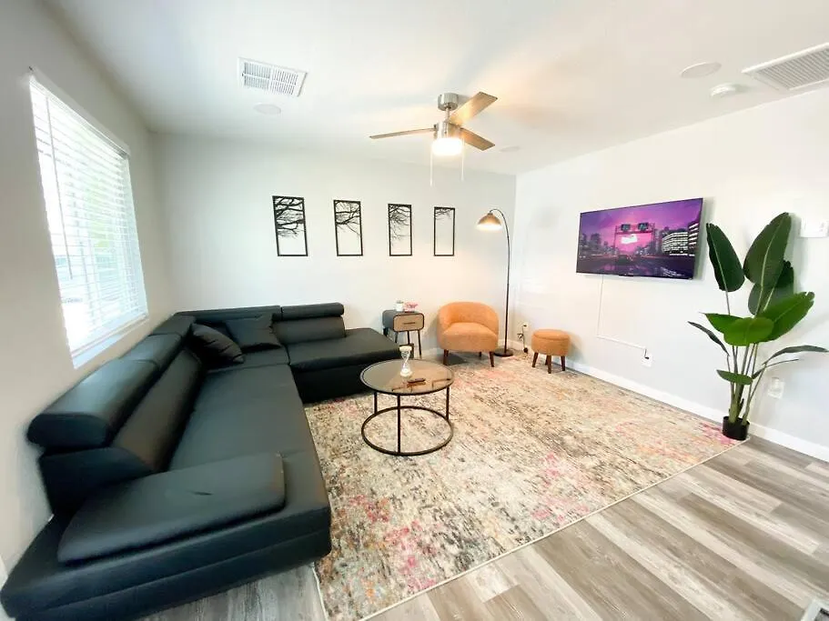 Modern Townhouse In Tempe Near Arizona State University With Fast Wi-Fi & Free Parking For Cozy Stay 0*,  United States