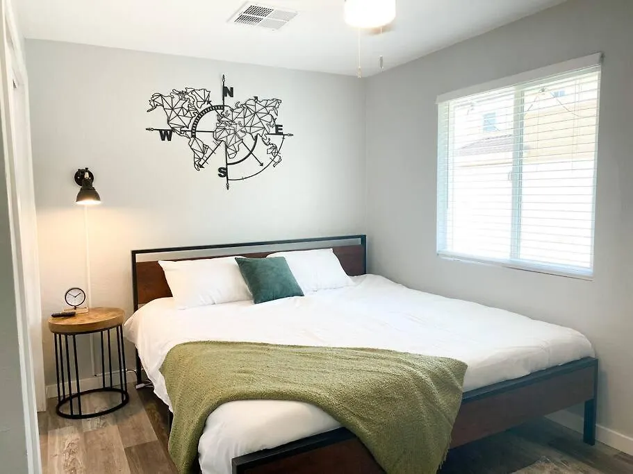 Modern Townhouse In Tempe Near Arizona State University With Fast Wi-Fi & Free Parking For Cozy Stay United States